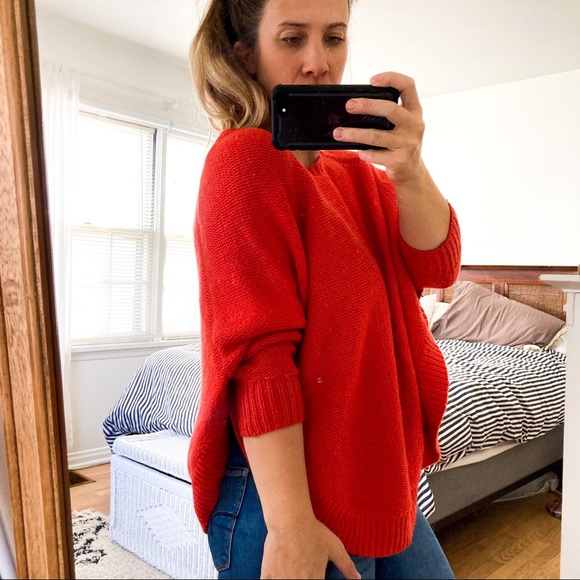 Guinevere Curved edge oversized sweater in Orange - Picture 7 of 10